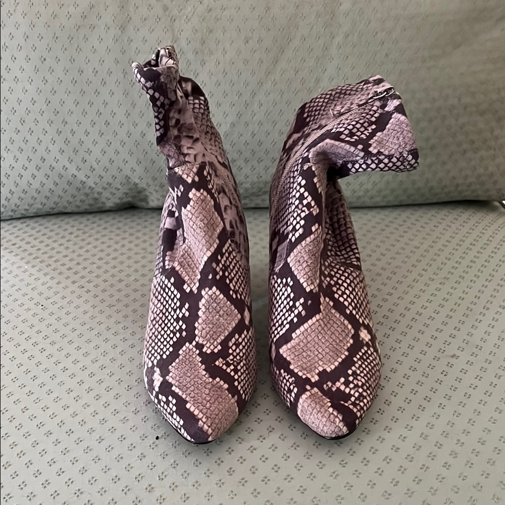 Steve Madden Snakeprint Boots 9